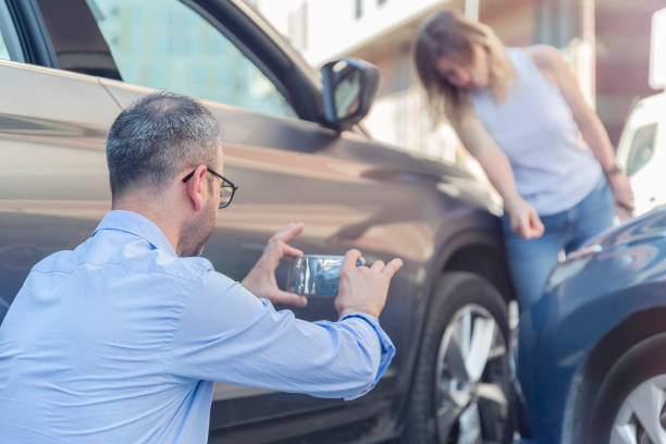 Professional Car Insurance Near Me technician working in Deenwood, GA